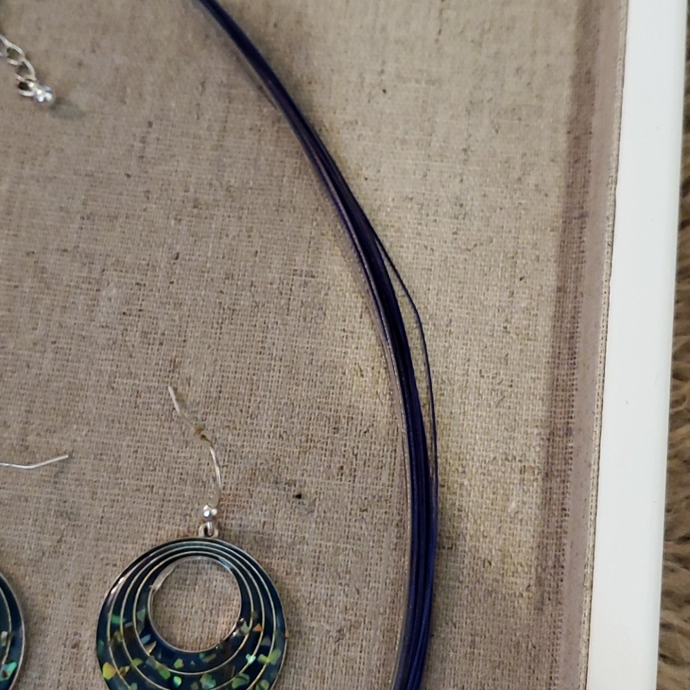 Blue speckled necklace and earrings set - Picture 5 of 7